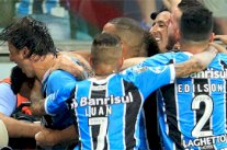 غريميو يتقدم على لانوس ذهاباً في نهائي كأس ليبرتادوريس