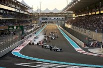 هاميلتون لتلميع تتويجه في جائزة ابو ظبي الكبرى