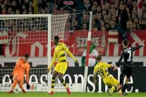 شتوتغارت يعمق جراح دورتموند ويزيد الضغط على بوس