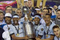 غريميو يهزم لانوس ويتوج بكأس ليبرتادوريس للمرة الثالثة في تاريخه