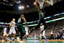 فوز جديد لكل من بوسطن وهيوستن وكوري يتجاوز بدايته الصعبة