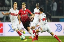 هانوفر يفلت من خسارة ثالثة على التوالي في البوندسليغا