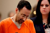 الحكم على الطبيب السابق للمنتخب الأميركي للجمباز بالسجن 60 عاما