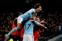 مانشستر سيتي يكتسح توتنهام وانتصاران صعبان لتشلسي وأرسنال