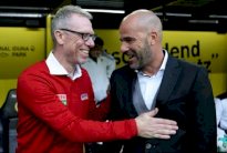 دورتموند يقيل بوس ويعين شتويغر مدربا للفريق