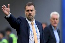 المدرب السابق لمنتخب أستراليا يقود يوكوهاما مارينوس الياباني