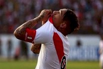 خفض عقوبة إيقاف البيروفي غيريرو للنصف تمكنه من خوض المونديال