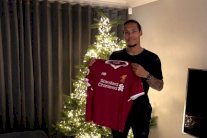 ليفربول يجعل من فان دييك أغلى مدافع بضمه من ساوثمبتون