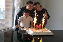 رونالدو يحتفل بعيد ميلاده الـ32 مع والدته وابنه فقط