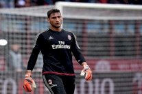 رايولا يهدد برحيل دوناروما عن نادي ميلان