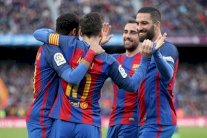 برشلونة على بعد نقطة من ريال مدريد