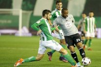 تأجيل مباراة ديبورتيفو وبيتيس لسوء الأحوال الجوية