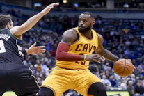 جيمس وايرفينغ يقودان كليفلاند إلى فوز جديد