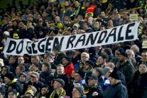 تغريم بوروسيا دورتموند بسبب شغب مشجعيه