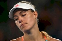 معاناة كيربر تتواصل وتشيبولكوفا اول المتأهلات لنصف النهائي الدوحة