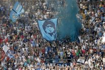 طائرات، قطارات وسيارات... هجرة جماهير نابولي إلى مدريد