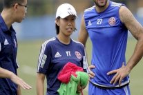 يوين-تينغ أول سيدة تقود فريقا للرجال في مسابقة قارية