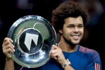 تسونغا يحرز اللقب الثالث عشر في مسيرته