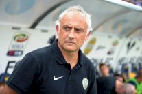 جنوى يقيل مدربه يوريتش ويعين ماندورليني