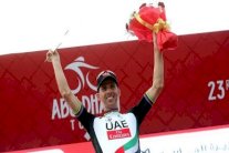 كوستا يحرز لقب طواف أبوظبي بعد مرحلة مسائية ماطرة