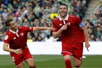 اشبيلية ثانيا مؤقتا وفالنسيا يسقط من جديد على أرض الافيس