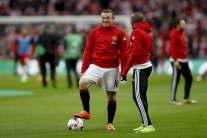 روني على مقاعد الاحتياط في نهائي كأس الرابطة الانكليزية