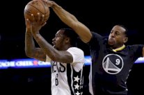 ووريرز الاسرع الى البلاي اوف و22 ثلاثية لروكتس