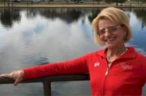 بطلة أولمبية سابقة تبيع ميدالياتها بسبب 