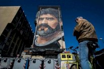 جدارية ضخمة لمارادونا في نابولي احياء لذكرى لقب الدوري الايطالي