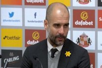 غوارديولا يشكو الكلفة المرتفعة للاعبين الإنكليز