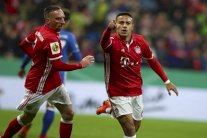 ثلاثية سهلة لبايرن أمام شالكه ومونشنغلادباخ يعمق جراح هامبورغ