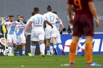 نابولي يثأر من روما ويشدد الخناق عليه