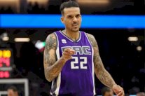 ووريرز يضم بارنز لتعويض غياب دورانت