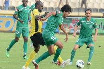 النفط والشرطة مرشحان للبقاء شريكين في صدارة الدوري العراقي