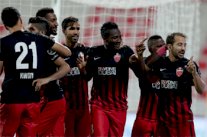 الأهلي الإماراتي يسعى لاستعادة لغة الفوز امام التعاون في دوري أبطال آسيا