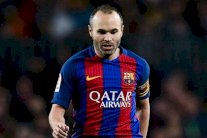 إنييستا: لم أكن أرغب في اللعب لبرشلونة