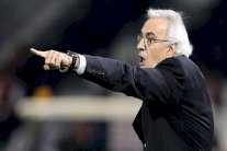 مدرب قطر يهاجم كيروش والأخير يرد