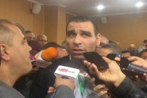 زطتشي رئيساً جديداً لاتحاد الكرة الجزائري.. في انتظار تدخل 