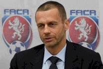 رئيس الاتحاد الأوروبي يتعهد بإصلاح نظام الانتقالات