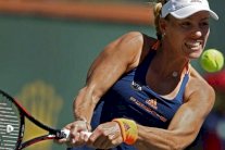 الالمانية كيربر تعود الى صدارة تصنيف المحترفات