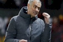 مورينيو يهاجم إدارة يونايتد لتخليها عن هؤلاء اللاعبين