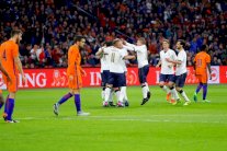 إيطاليا تعمق جراح الهولنديين وتسقطهم في أمستردام