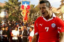 تشيلي تكرم أليكسيس سانشيز بـ