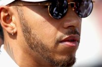 هاميلتون يتوعد فيتيل ويتعهد بالفوز بلقب بطل سباقات فورمولا 1