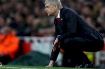 أرسين فينغر يجب أن يبقى مع أرسنال