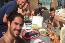 إيسكو يثير الجدل حول مستقبله بـ 