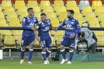 ليون يعزز موقعه في المركز الرابع بالدوري الفرنسي