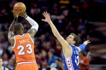 ليبرون جيمس يقود كليفلاند لفوز بعد ثلاث هزائم