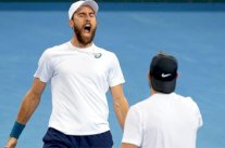 الولايات المتحدة تبقي على آمالها أمام استراليا في كأس ديفيس