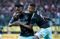 أياكس يضيق الخناق على فيينورد في الدوري الهولندي